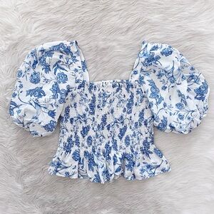THML Toile Print Blue White Floral Smocked Bodice Short Puff Sleeve Shirt Top XS